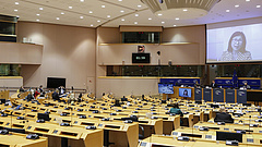 Pellengérre állították az AstraZeneca vezérét az Európai Parlamentben
