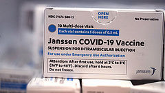 A vérrögképződés miatt a Johnson & Johnson vakcináját is felfüggeszti az USA