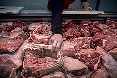 Olyan drágulás éri el a húspultokat, hogy bajba kerülnek a magyar vásárlók