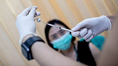 Vakcinák: Kína megrendítő beismerést tett a hatékonyságról