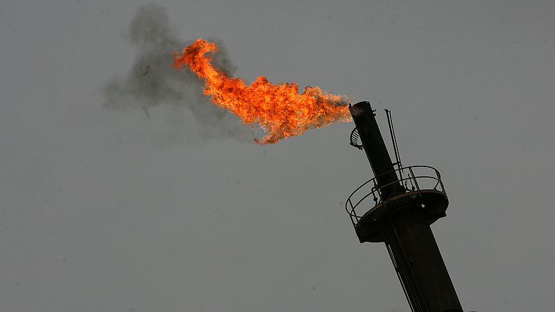 100 dollár felett az olajár, azonnal lerántotta a piacokat az Ukrajna elleni háború