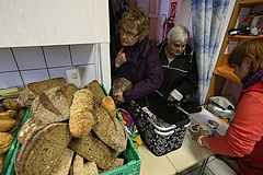 Rémisztő helyzetbe sodródnak a magyar nyugdíjasok egy globális kutatás szerint