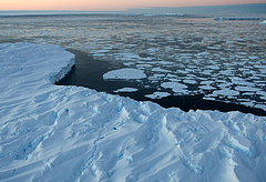 Gyorsulva olvad a jég az Északi-sarkvidéken