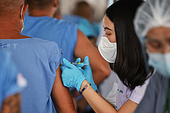 Nagy hátránya van a kínai vakcináknak, de van helyük a járványkezelésben