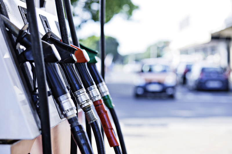 Benzinár: beszakadhat a plafon pénteken