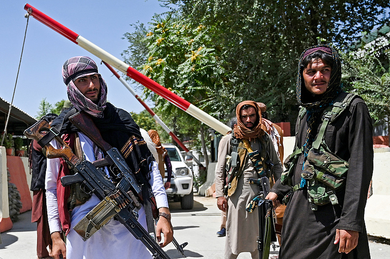 Afganisztán: Biden nem hosszabbítja meg a csapatkivonás határidejét