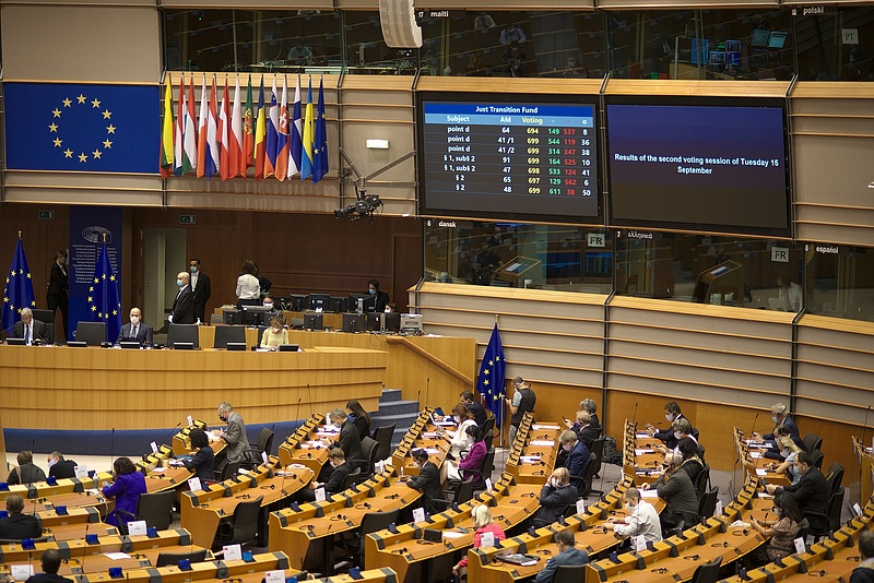 Megalakult az Európai Parlament