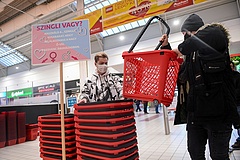Változásokat indított a Sparban, az Auchanban és a Tescóban az infláció, a járvány miatt intézkedéseket vezetnek be