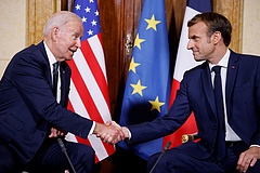Biden és Macron kibékültek a tengeralattjárós „bénázás” után