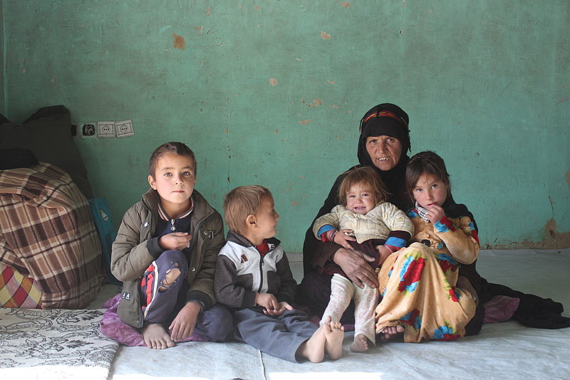 Az EU vakcinákkal segíti az Iránba menekült afgánokat