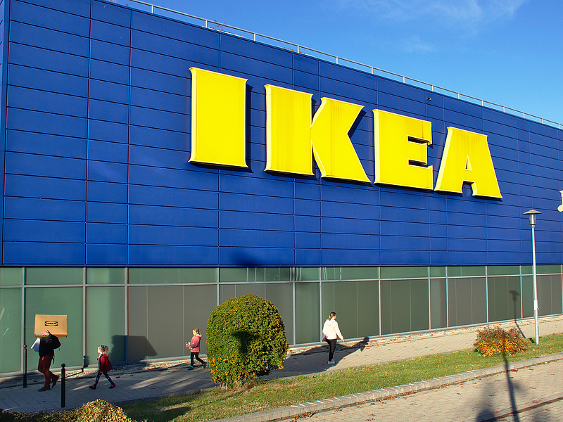 Megregulázza oltatlan dolgozóit az Ikea