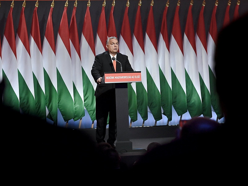 Orbán Viktor: 10 év alatt megszűnik a szegénység, és fellépünk a legfejlettebb országok közé