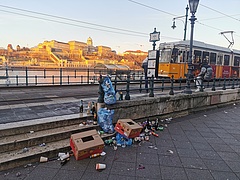 Szilveszter utáni takarítás a fővárosban: 200 köbméter hulladékot szállítottak el