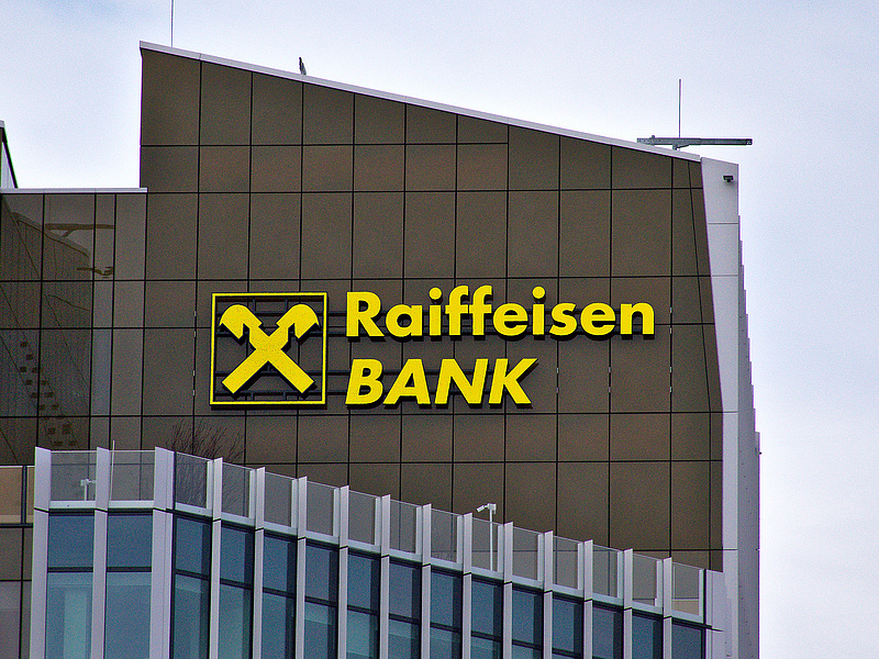 Amputálná orosz karját az osztrák Raiffeisen Bank