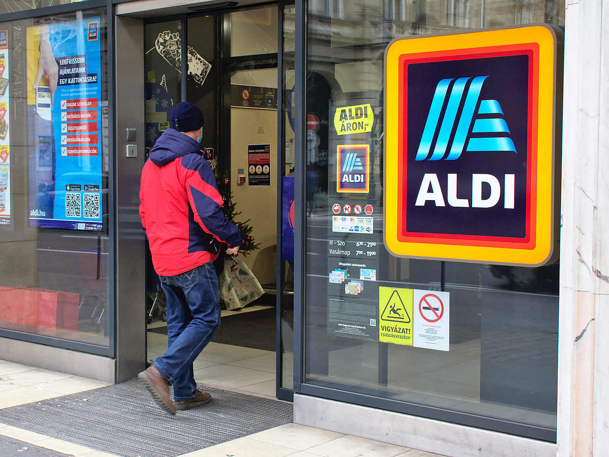 Inflation: Aldi teams up with Cannon, the supermarket chain learns to save