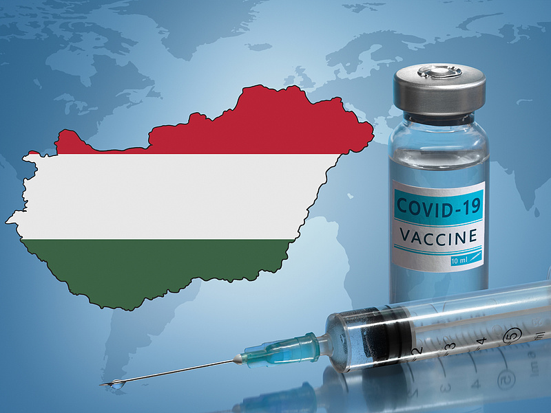 Koronavírus: tombol az ötödik hullám, egy nap alatt 9717 új fertőzött és 77 halott Magyarországon