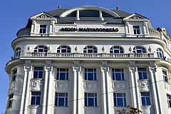 A magyar kormány beszáll az Aegonba, hogy felvásárolhassa a VIG