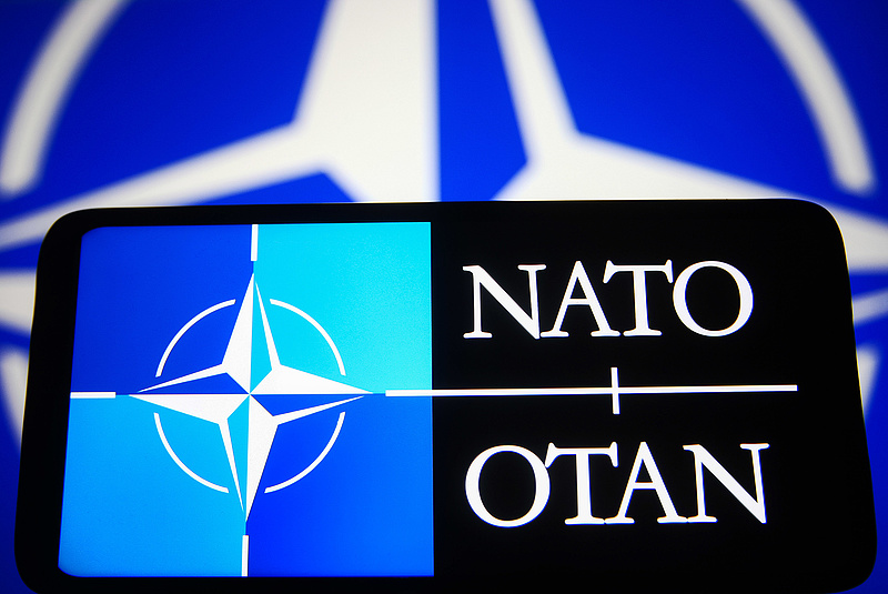 Áll a bál a NATO-ban Magyarország miatt, folyamatosan vétóz ukrán-ügyben a kormány