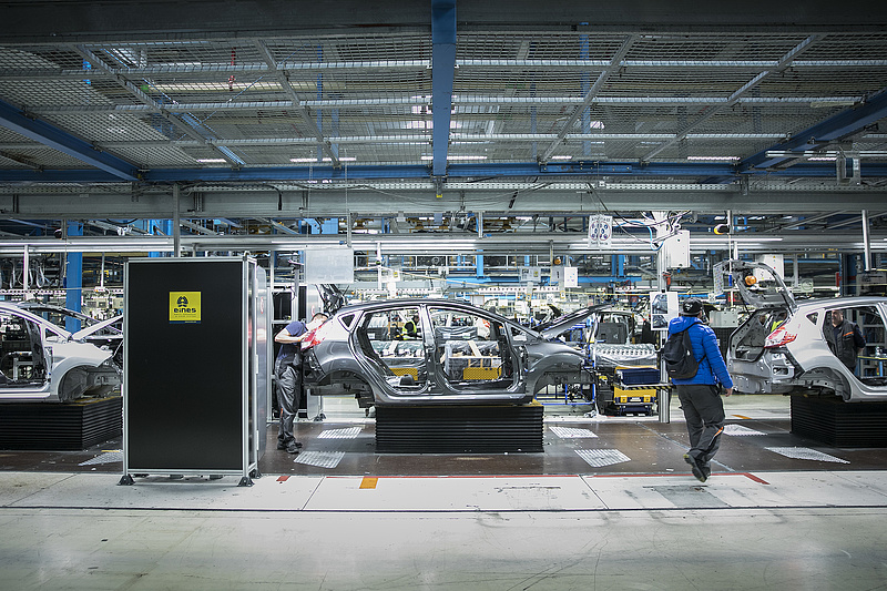Háromnapos munkahetet vezetnek be egy németországi autógyárban