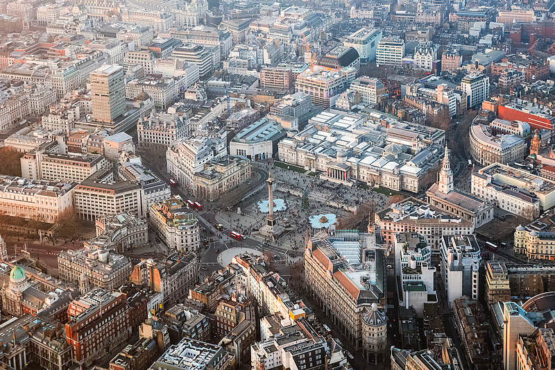 London legdrágább részén vett egy hétemeletes épületet a magyar kormány
