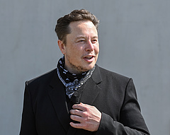 Elon Musk: itt a recesszió, túl régóta ömlött pénzeső a bolondokra