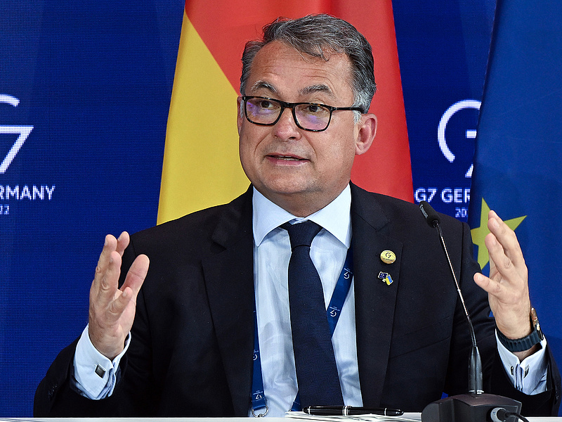 Nyáron aligha kerülheti el a kamatemelést az Európai Központi Bank
