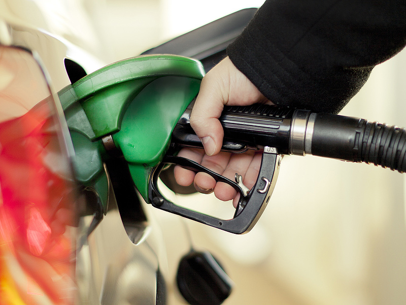 Benzinmizéria: Hol, mennyit és mit tudunk tankolni?