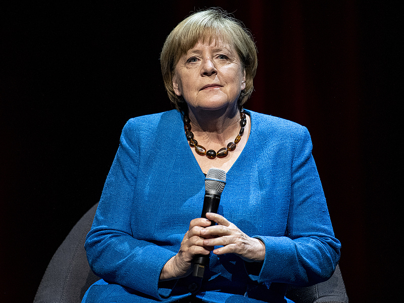 Putyin kapcsán, nyugdíjasként kapta Merkel a legdurvább bírálatot