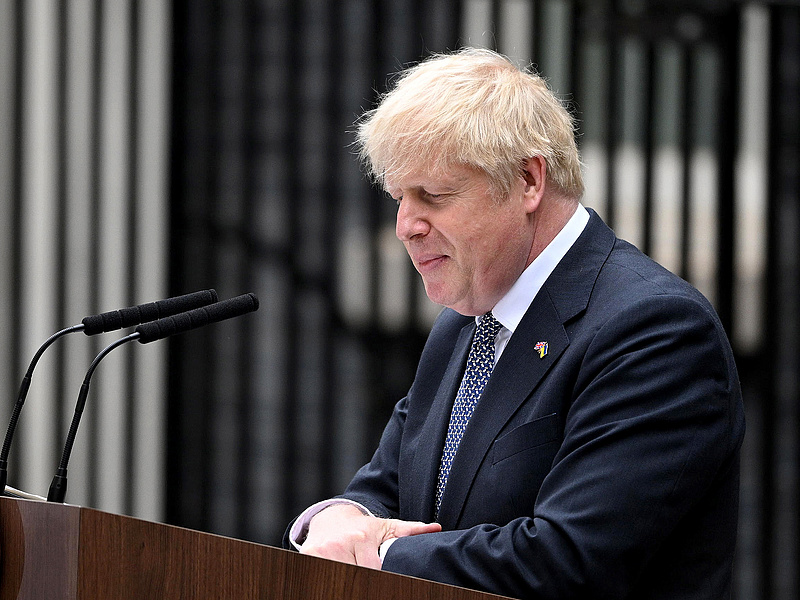 Boris Johnson megy, de nem kapkodja el