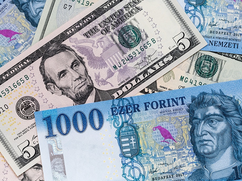 Mínusszal nyitott New York, 405 forint körül jegyzik az eurót