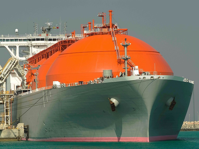 A japán biztosítók fenntartják a fedezetet az orosz vizeken közlekedő LNG-hajókra