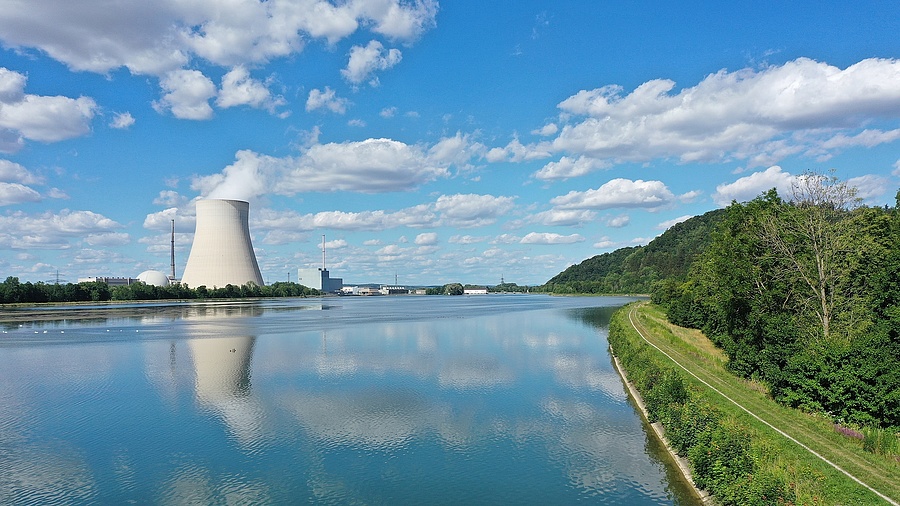 Tájkép az Isar atomerőmű 