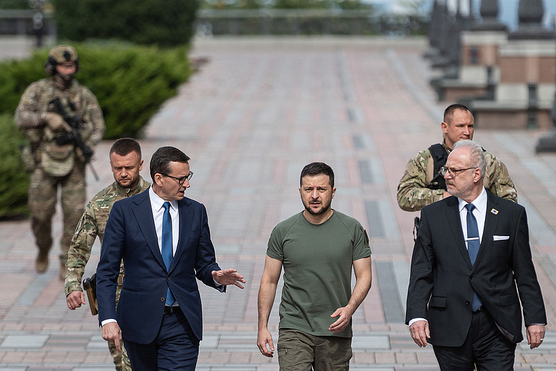 Lengyelország fegyverközpontot hoz létre az ukránokkal