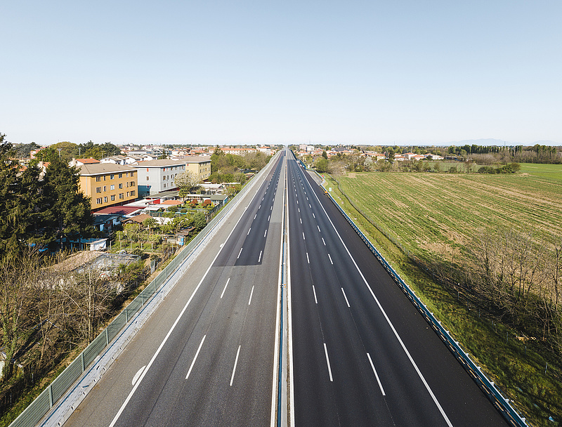 Jóval olcsóbban épül az észak-erdélyi autópálya határközeli szakasza, mint a magyar oldalon