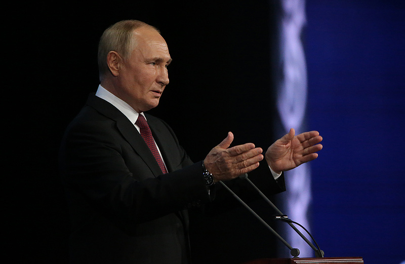 Putyin ünnepélyesen újra felmondta a Nyugat sátánizmusát, ami erre gyorsan elítélte az ukrán területek bekebelezését