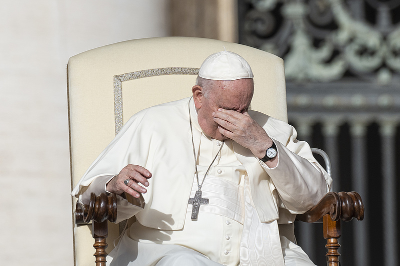 Ferenc pápa szerint elment az esze a háborút fegyverekkel támogatóknak