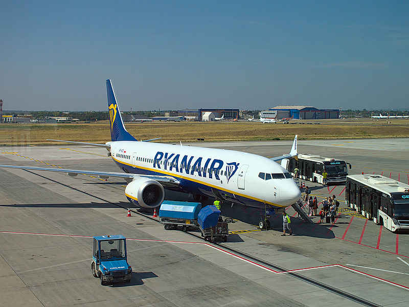 Húszezer utas maradt hoppon: több mint 150 járatát törölte a Ryanair sztrájk miatt