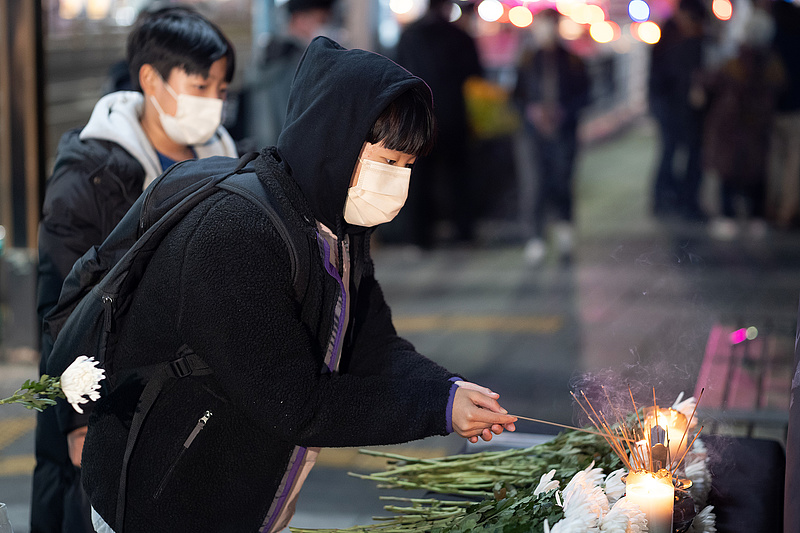 Dél-Korea tragikus esemény miatt gazdasági visszaeséssel számol