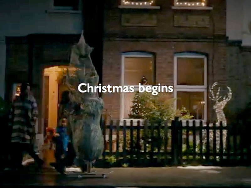 Itt a reklámklip, amivel hagyományosan beröffentik a karácsonyi vásárlási őrületet