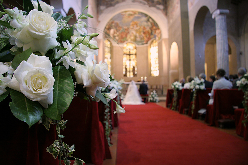 Templomban esküdő pároknak fizetnének támogatást Olaszországban