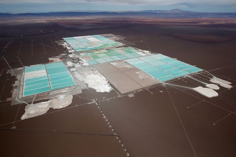 Lítiumbánya az Atacama-sivatagban, Chile