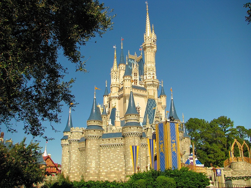A Disney World alkalmazottai elutasították az új szerződési ajánlatot