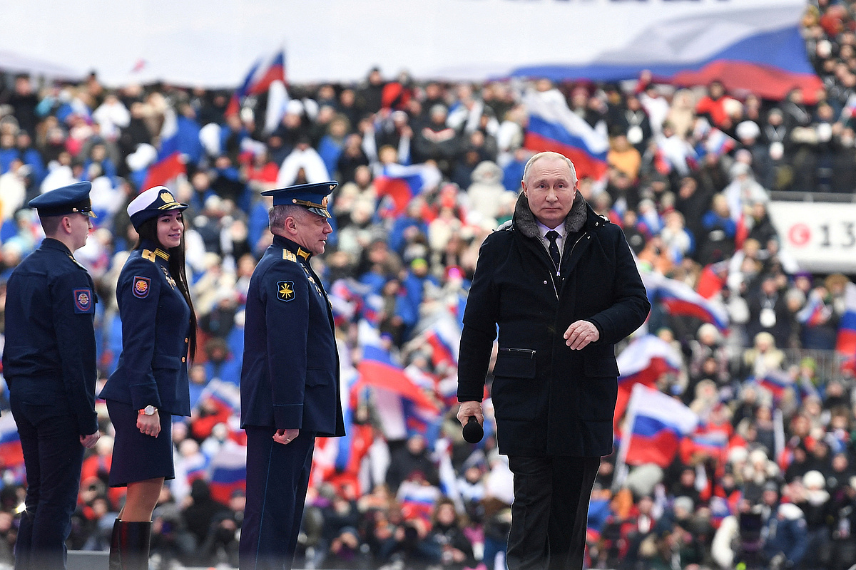 Putyin a kivédhetetlen csúcsfegyverekről: „Nem használjuk, de van. Érti?"