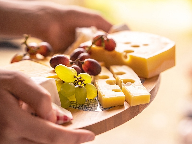 Olcsóbb lett a sajt, miért nem csökken akkor az infláció?