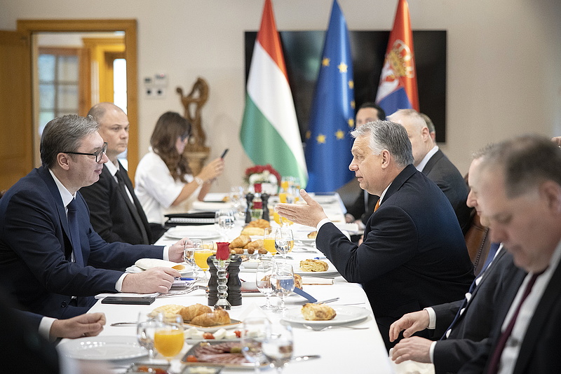 Hadiipari együttműködésről tárgyalt Orbán Viktor Szerbiában