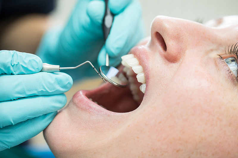 Rákterápiában használt módszer segíthet a fogainkon