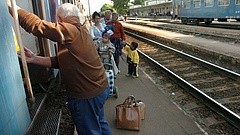 Meglepő változás a nyugdíjasok vasúti kedvezményénél