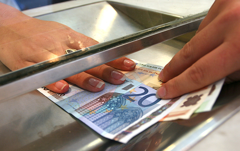 Nagyon közel van a magyar euró?
