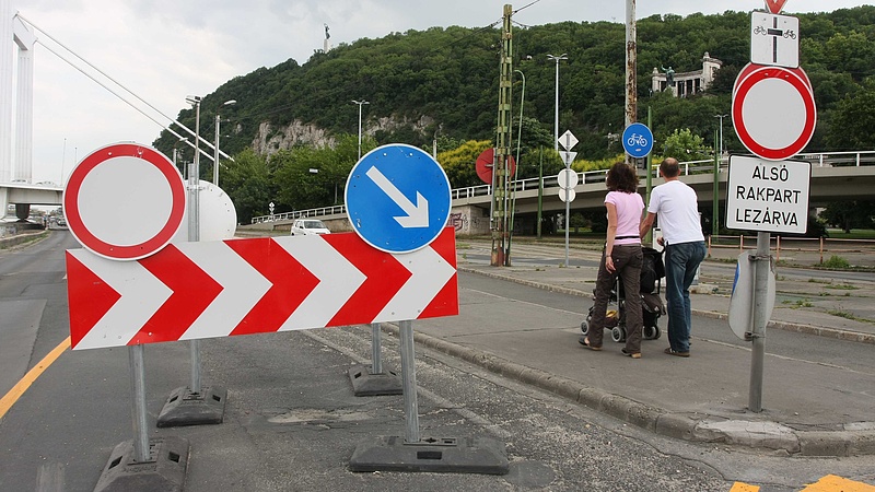 Autósok figyelem! Újabb utakat zárnak le Budapesten