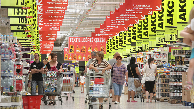 Kiderült, hogy az Auchan mennyiért vadászik eladókra legújabb áruházában